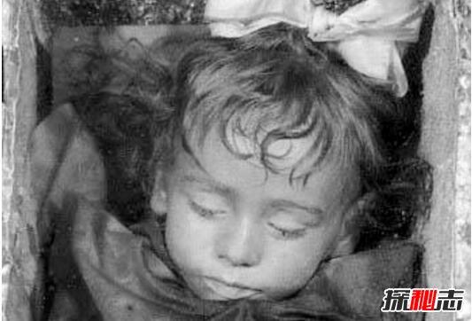 罗萨莉娅·隆巴多的小女孩木乃伊（看起来还只是像一个睡着了的孩子）(3)